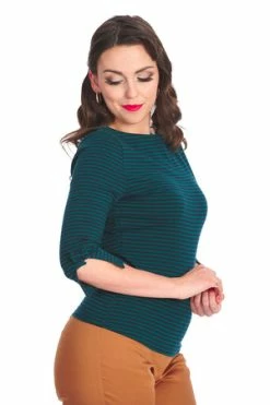 Banned Merry Xmas Stripe Top -Burleska shop 1642529041TP10476GRN 20NVY 200607 300x
