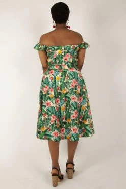 Voodoo Vixen Valentina Floral Tropical Print Cropped Top 10 Voodoo Vixen Valentina Floral Tropical Print Cropped Top -Burleska shop Valentina Floral Tropical Print Cropped Top Voodoo Vixen 4 300x