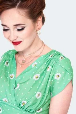 Voodoo Vixen Daisy Polka Dot Flare Dress -Burleska shop daisy polka dot dra 9518 04.1484 300x