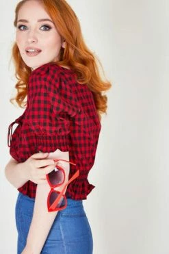Voodoo Vixen Sadie Gingham Top -Burleska shop sadie red gingham top tpa 1982 01.456 300x