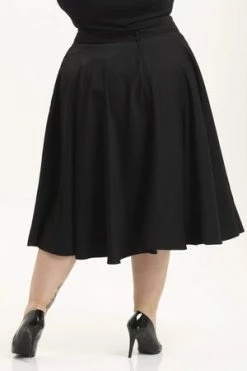 Burleska shop -Burleska shop sandy full circle plus size skirt voodoo vixen 2 300x