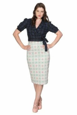 Banned Seaside Picnic Wrap Blouse -Burleska shop seaside picnic wrap blouse banned 3 300x