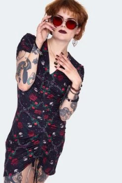 Jawbreaker Skull & Roses Print Midi Dress -Burleska shop skull and roses print midi dress dra 9565 04.1444 300x